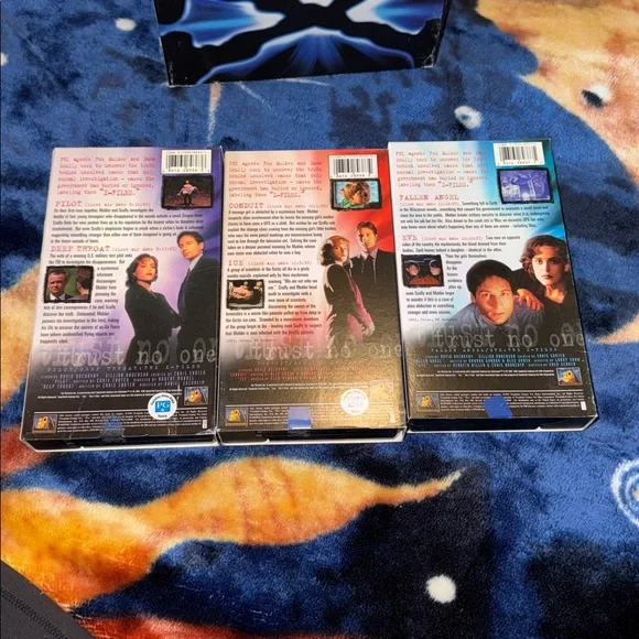 The X-Files VHS Box Set - Picture 2 of 4